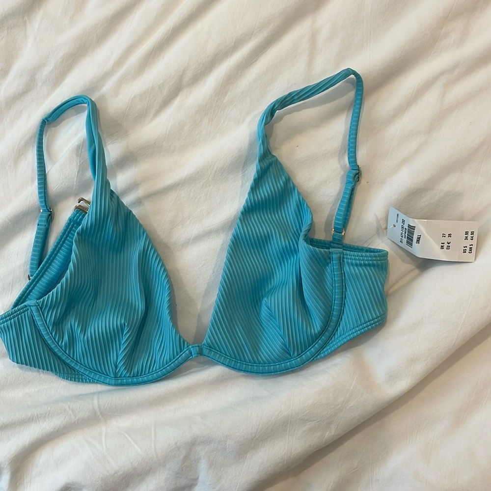 NWT hollister bikini top